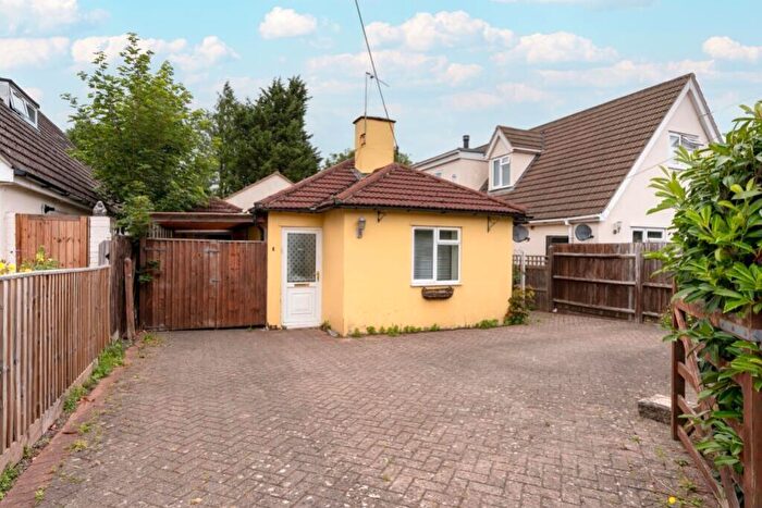 4 Bedroom Bungalow To Rent In Radley Road, Abingdon, Oxfordshire, OX14