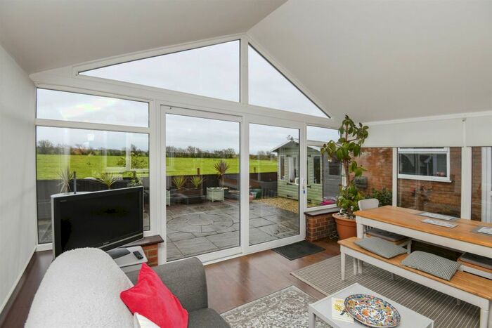 3 Bedroom Detached Bungalow For Sale In Sycamore Close, Croft, Skegness, PE24