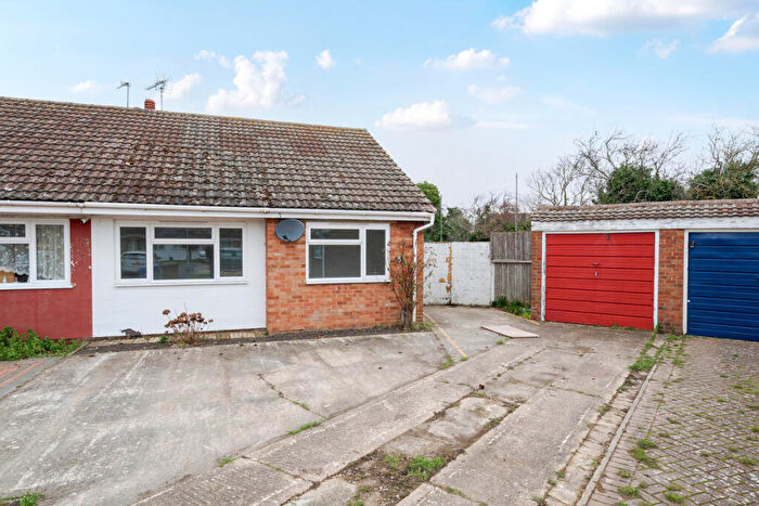 2 Bedroom Bungalow For Sale In Gordon Close, Sittingbourne, ME10