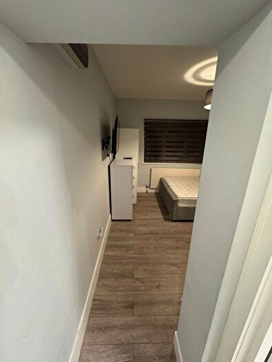 1 Bedroom Studio To Rent In Quantock Gardens, London, NW2