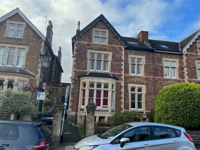 2 Bedroom Detached House To Rent In Hurle CrescentClifton Bristol, BS8