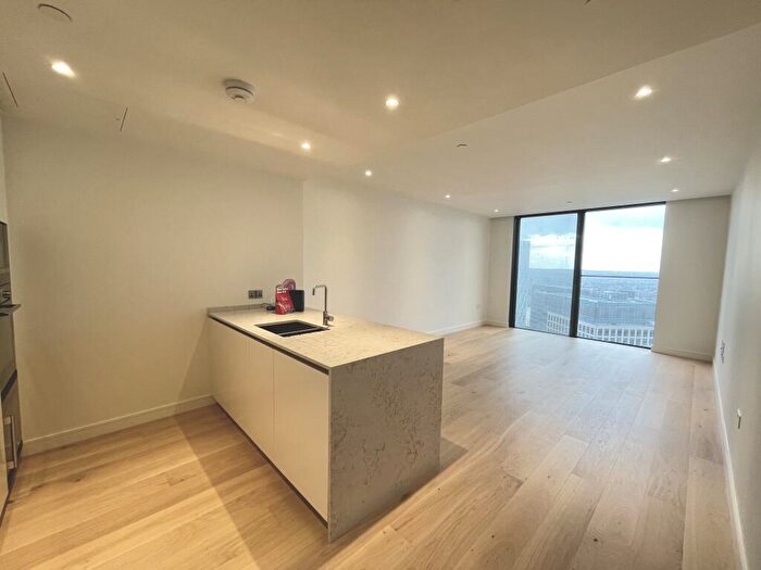 1 Bedroom Apartment To Rent In Hampton Tower, Marsh Wall, London, E14