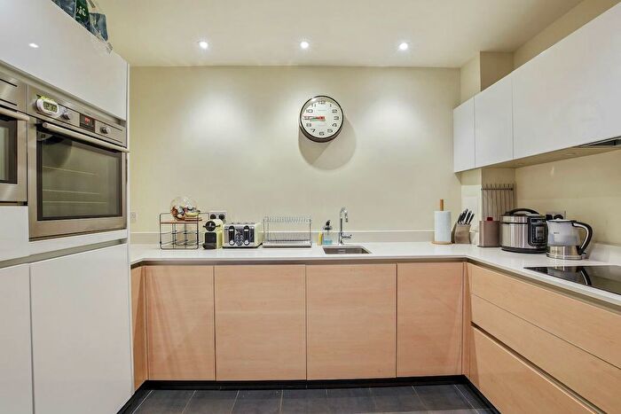1 Bedroom Flat To Rent In Barquentine Heights, Peartree Way, London, SE10