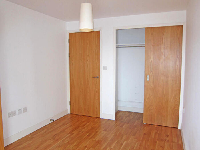 1 Bedroom Flat To Rent In Queensbridge Road, London, E2