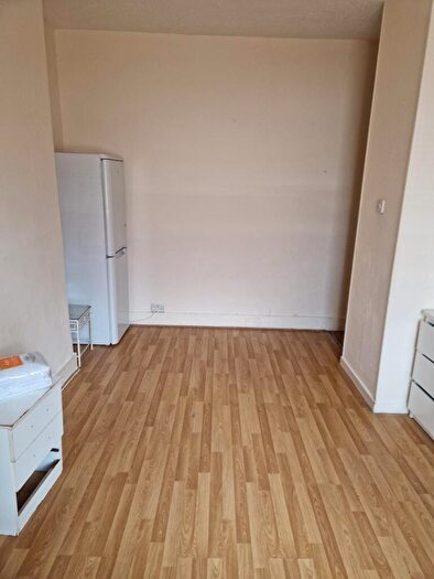 Studio To Rent In Flat, Park Street, Luton, LU1
