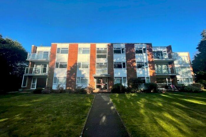 2 Bedroom Flat To Rent In Clarendon Road, Bournemouth BH4