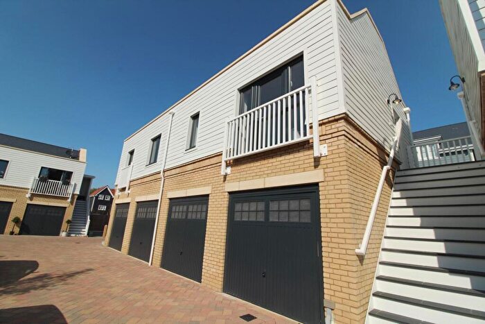 2 Bedroom Apartment To Rent In Candlewood Drive, Reading, RG2