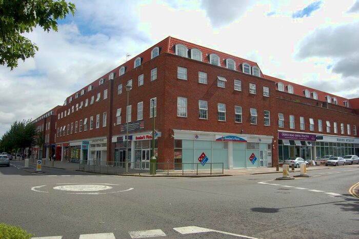 2 Bedroom Flat To Rent In Fretherne Road, Welwyn Garden City AL8