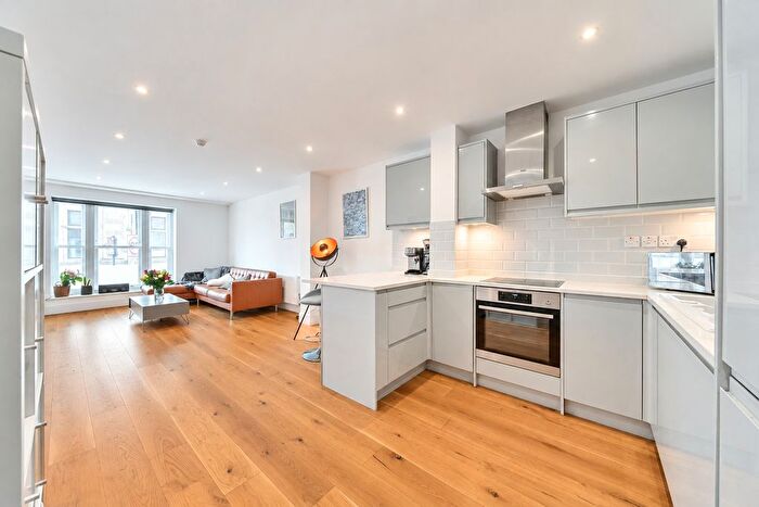 1 Bedroom Flat For Sale In Lewisham Way, London, SE4