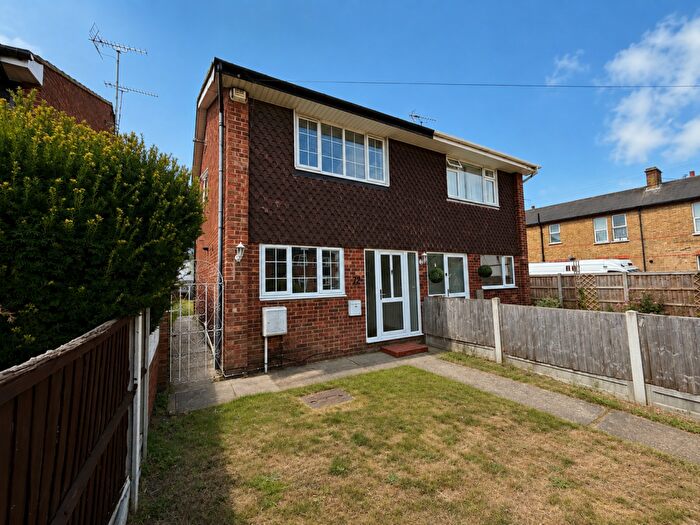 3 Bedroom Semi-Detached House For Sale In East Street, Southend-on-Sea, Essex, SS2