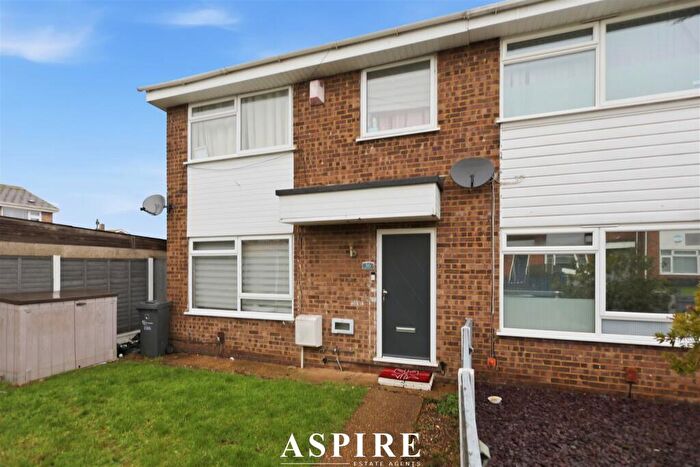 3 Bedroom End Of Terrace House For Sale In Ambleside Walk, Canvey Island, SS8