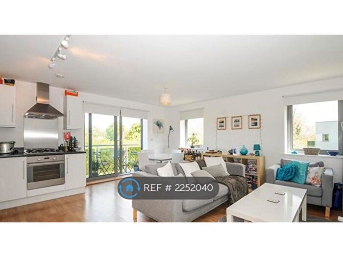 2 Bedroom Flat To Rent In St George's Grove, London, SW17