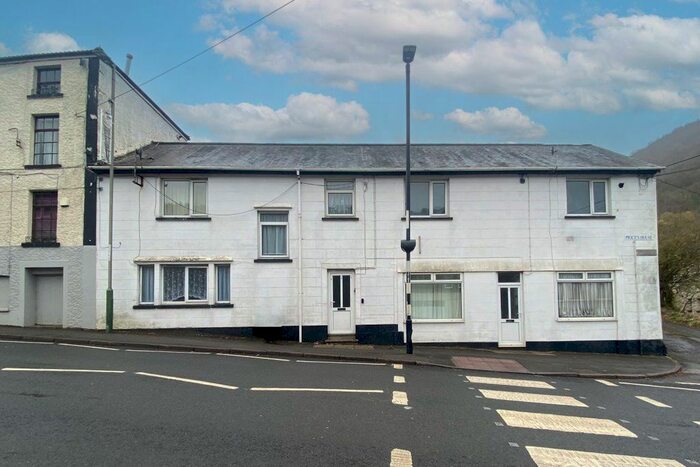 1 Bedroom Flat To Rent In High Street, Abercarn, Newport, NP11
