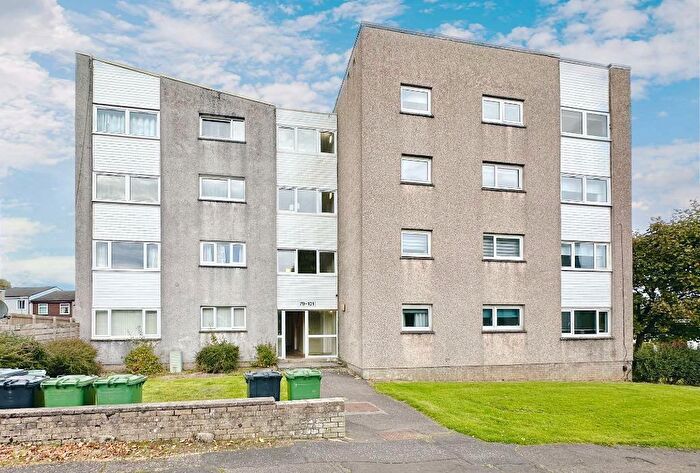 2 Bedroom Flat To Rent In Hawthorn Terrace, Greenhills, East Kilbride, G75