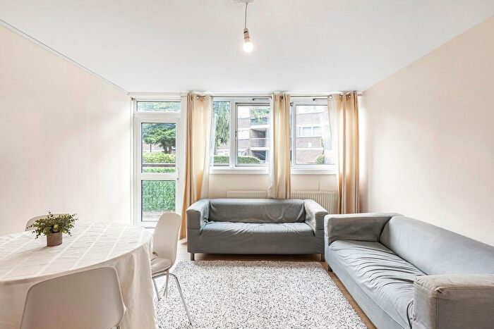 2 Bedroom Flat For Sale In Cyrus Street, London, EC1V
