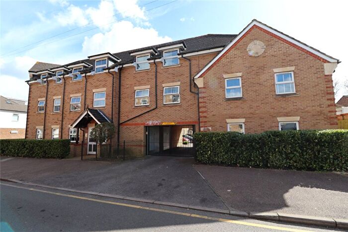 2 Bedroom Flat For Sale In Woking, Surrey, GU21