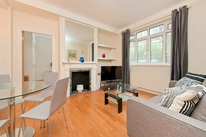 2 Bedroom Flat To Rent In Pembroke Road, Kensington, London, W8