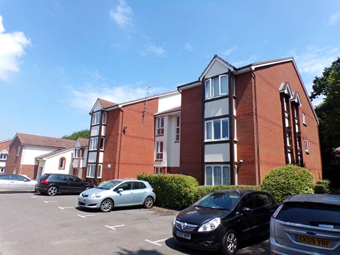 1 Bedroom Flat To Rent In Maunsell Park, Crawley, RH10