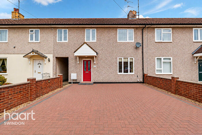 4 Bedroom Terraced House For Sale In Coronation Road, Wroughton, SN4