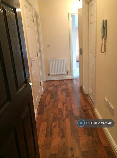 2 Bedroom Flat To Rent In Piper Way, Ilford, IG1