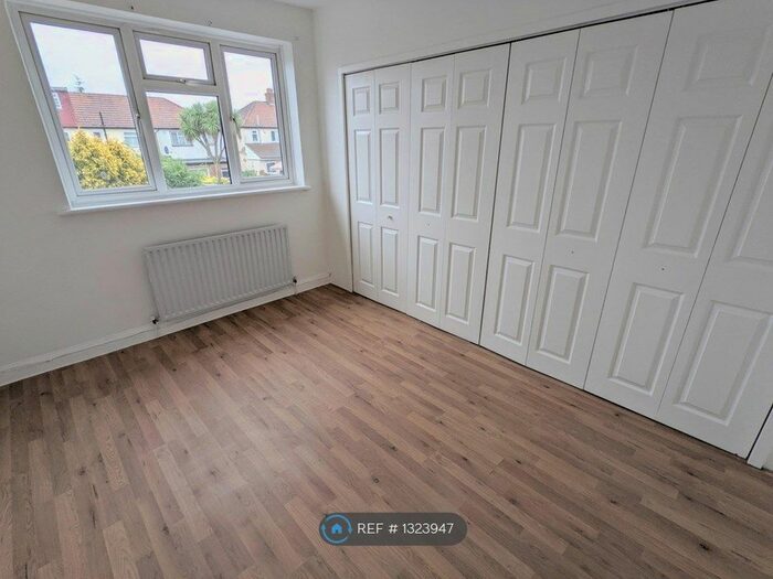 4 Bedroom Terraced House To Rent In Cobham Avenue, New Malden, KT3