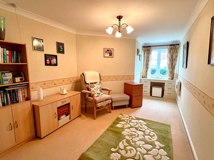 2 Bedroom Apartment For Sale In Wellington Court, Beechwood Avenue, Deal, CT14