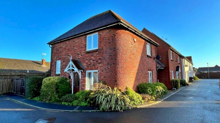 3 Bedroom Link Detached House To Rent In Upton, BH16