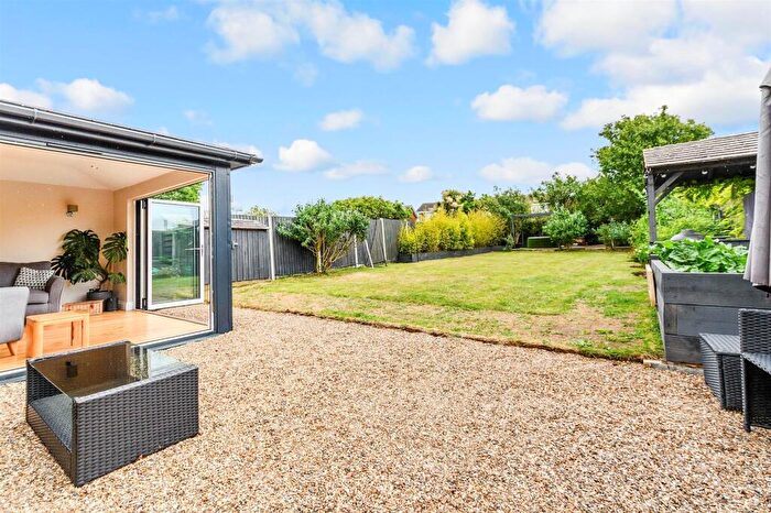 3 Bedroom Semi-Detached Bungalow For Sale In Fairview Road, Istead Rise, Kent, DA13