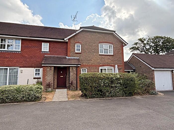 2 Bedroom Apartment For Sale In Rosehill, Billingshurst, RH14