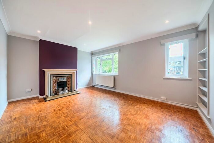 2 Bedroom Maisonette To Rent In Cambridge Park, East Twickenham, TW1