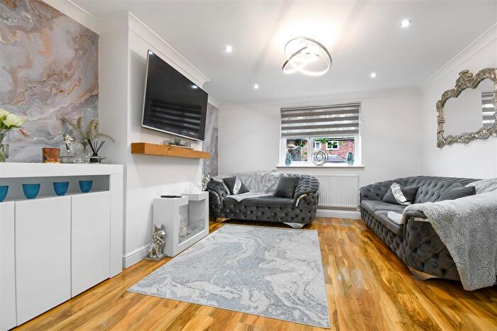 3 Bedroom Terraced House For Sale In Ranby Road, Scunthorpe, DN17