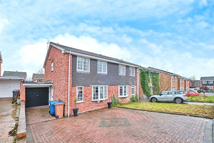 3 Bedroom Link Detached House For Sale In Francis Road, Lichfield, Staffordshire, WS13