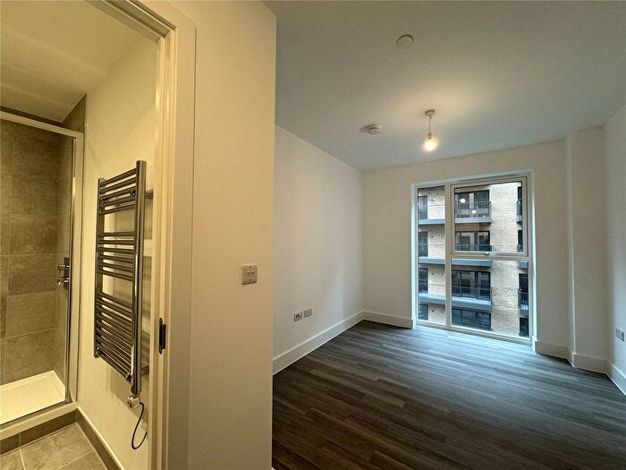 2 Bedroom Flat To Rent In Citrine House, Colindale Garden, London, NW9