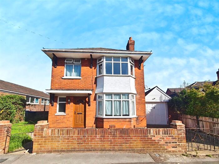 5 Bedroom Detached House To Rent In Fleming Road, Southampton, Hampshire, SO16