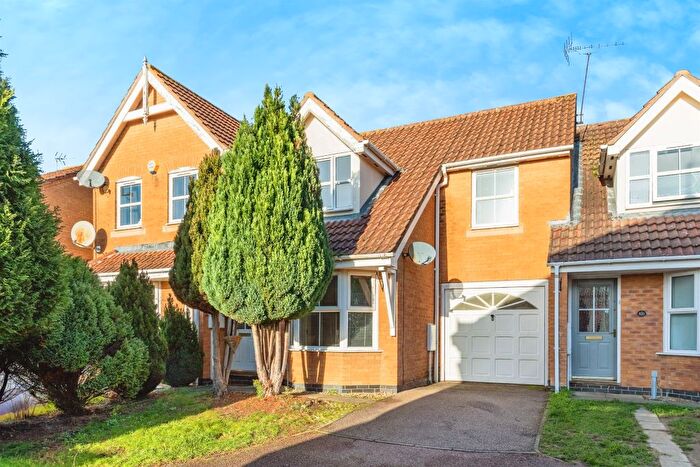 3 Bedroom Detached House For Sale In Lordswood Close, Wootton, Northampton, NN4