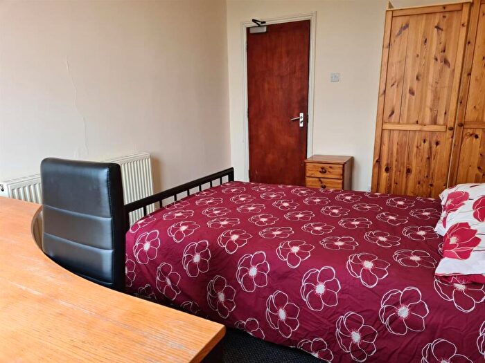 3 Bedroom Flat To Rent In Mill Road, Cambridge, CB1