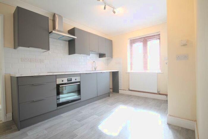 2 Bedroom Property To Rent In Midhurst, GU29