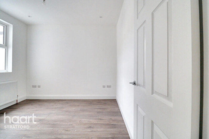 3 Bedroom Terraced House For Sale In Geere Road, Stratford, E15