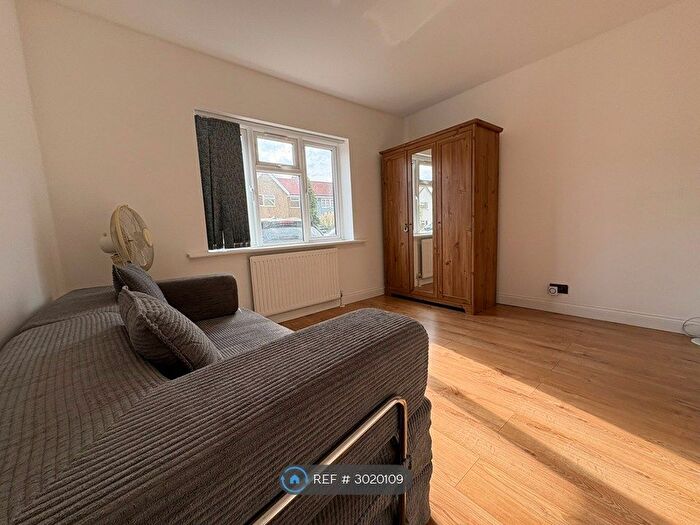 4 Bedroom Semi Detached House To Rent In Costons Avenue, Greenford, UB6