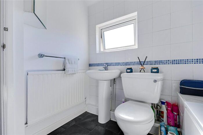 2 Bedroom Apartment For Sale In Seymour Street, Splott, CF24