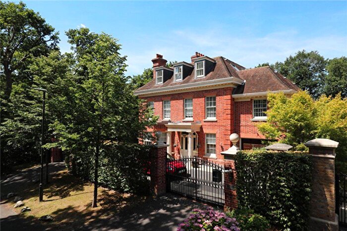 6 Bedroom Detached House For Sale In Ellerton Road, Wimbledon, SW20