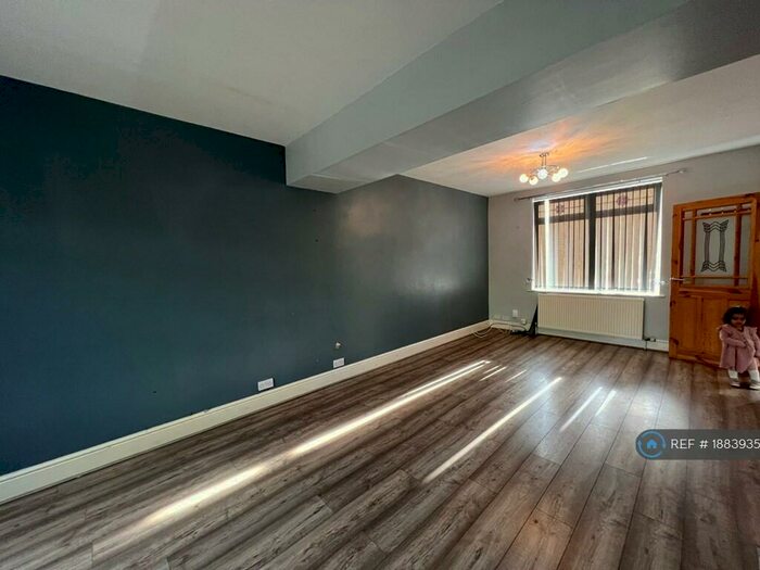 3 Bedroom Semi-Detached House To Rent In Manor Road, Manchester, M43