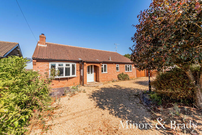 3 Bedroom Detached Bungalow For Sale In Station Road, Clenchwarton, PE34