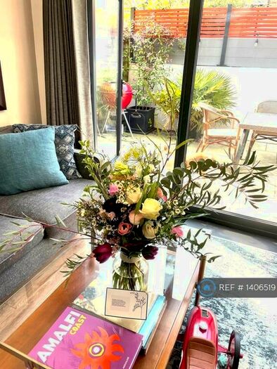 2 Bedroom Flat To Rent In Parma Crescent, London, SW11