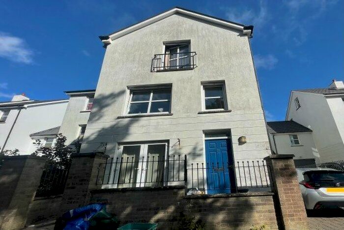 4 Bedroom Property To Rent In Kensington Gardens, Haverfordwest, SA61