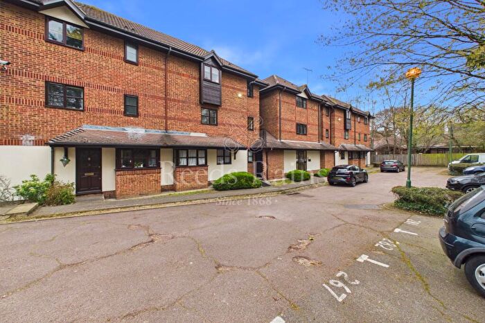 2 Bedroom Apartment For Sale In Osbourne Road, Dartford, Kent, DA2