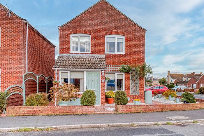 3 Bedroom Detached House For Sale In Weavers Croft, Harleston, IP20