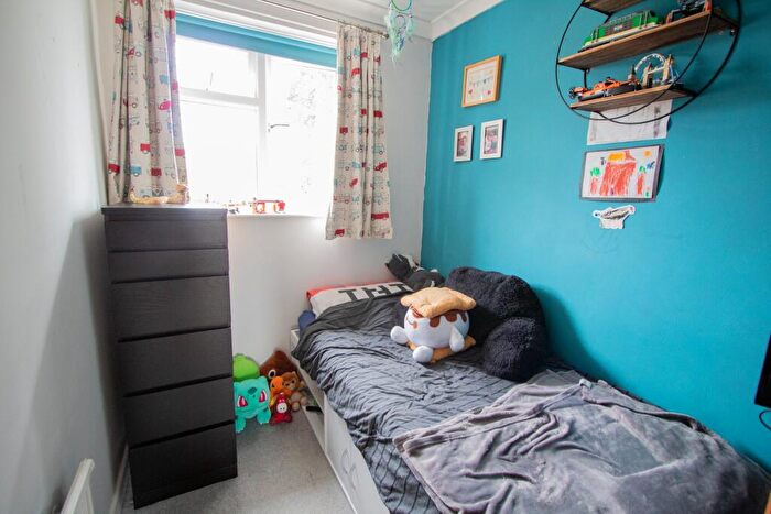 3 Bedroom Semi-Detached House For Sale In York Crescent, Feniton, EX14