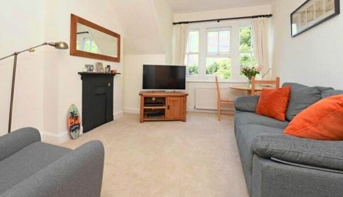 1 Bedroom Flat To Rent In Melbury Gardens, London, SW20