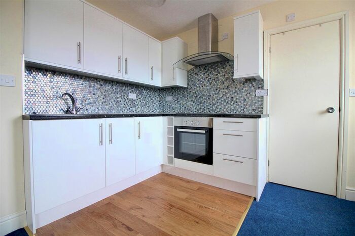 Studio To Rent In Humber Way, Langley, Slough, SL3